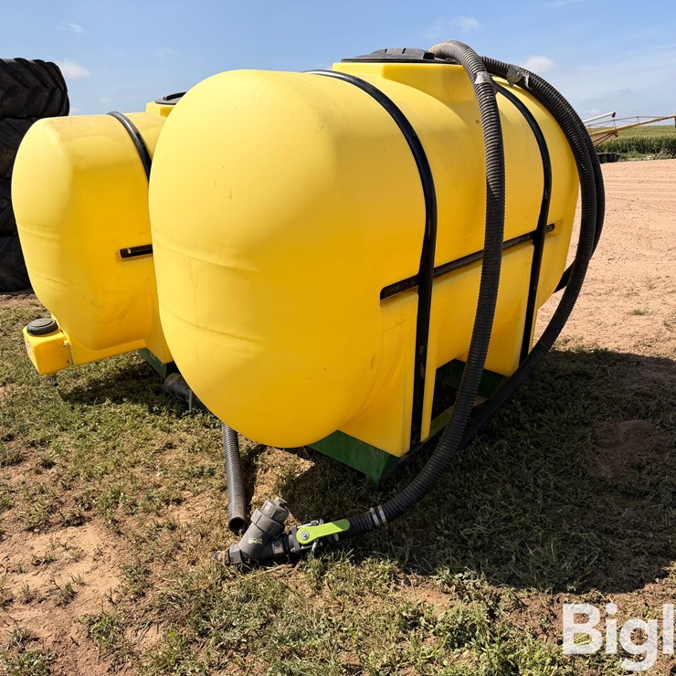 Lakestate 1000-Gal Saddle Tanks W/Mounting Brackets