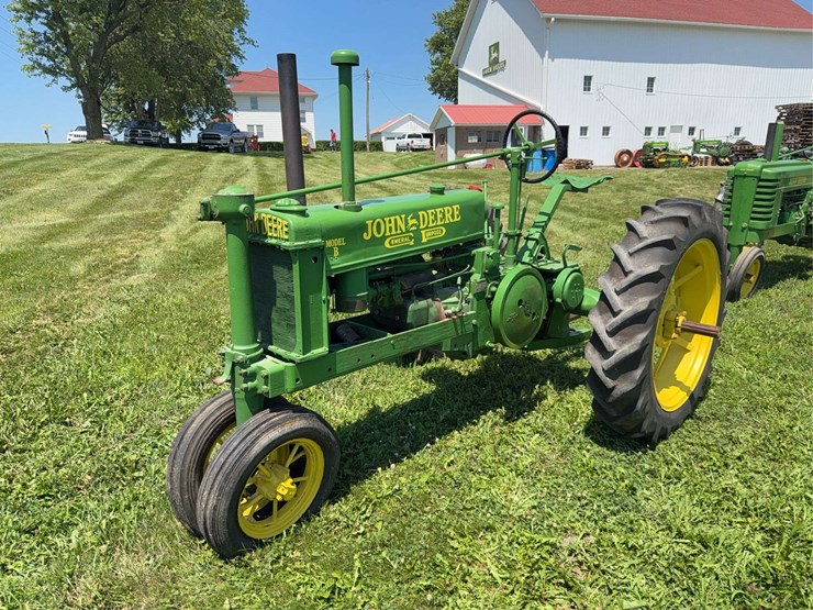 john-deere-b-image-1