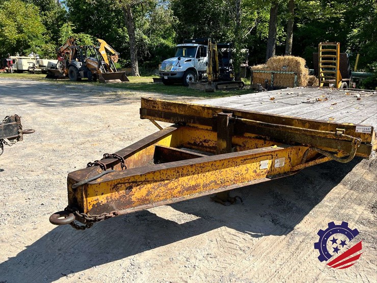 dual-t/a-equipment-tag-trailer-image-15
