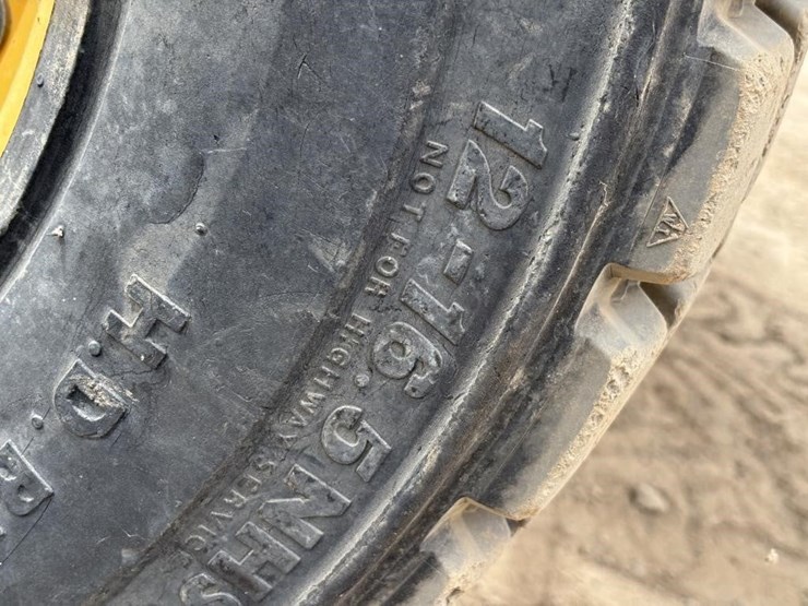 2013-deere-210k-ep-image-27