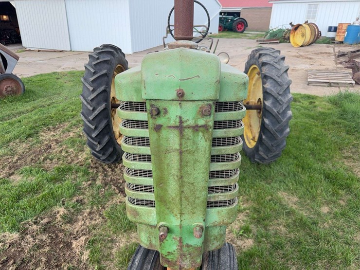 john-deere-b-image-9