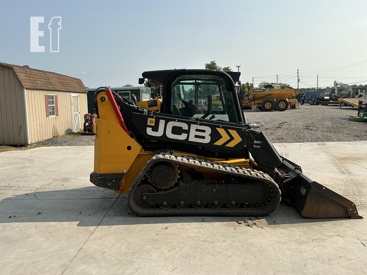 2021-jcb-3ts-8t-image-5
