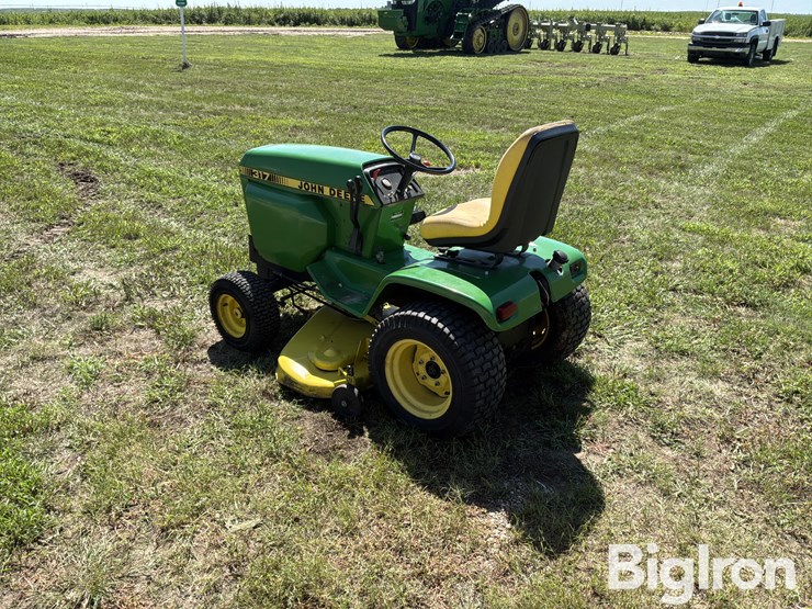 john-deere-317-image-7