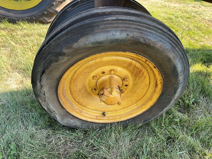 john-deere-b-image-28