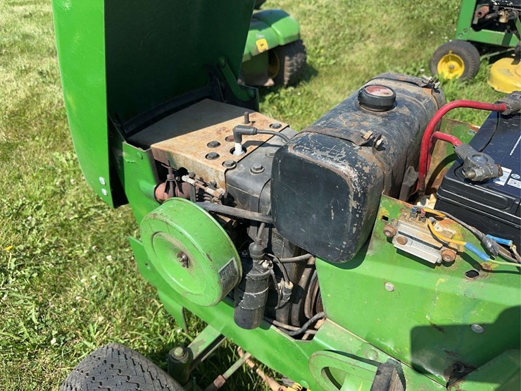 john-deere-120-image-8