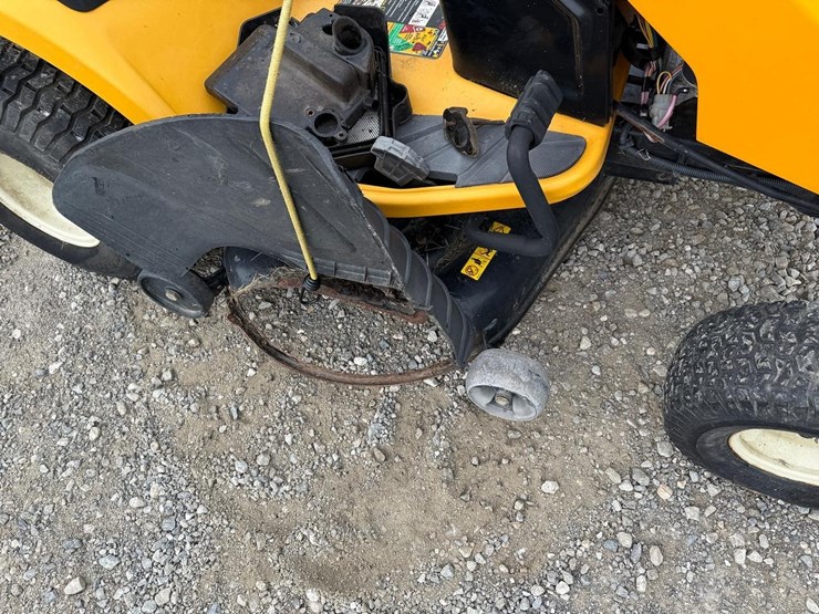 2015-cub-cadet-xt1-lt42-image-14
