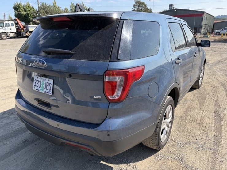 2017-ford-explorer-image-4