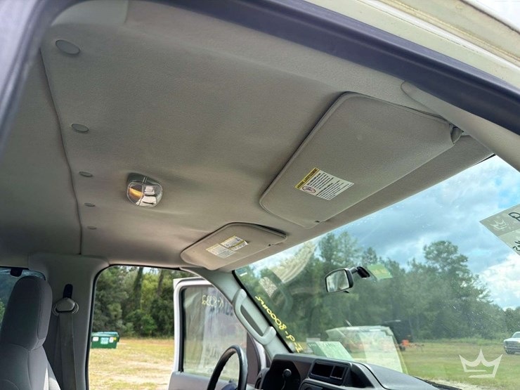 2009-ford-e150-image-12