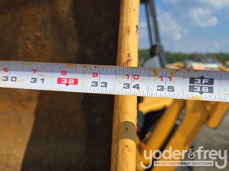 caterpillar-416c-image-26