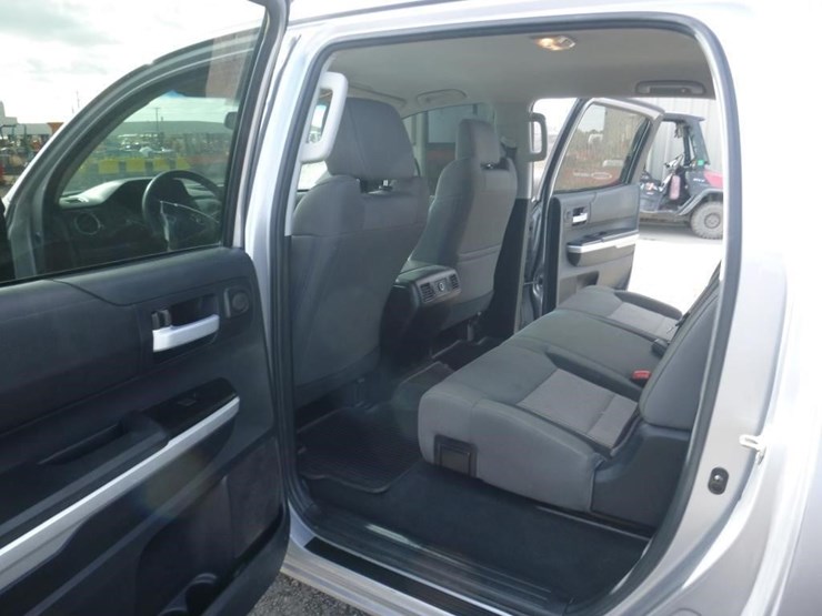 2015-toyota-tundra-image-7