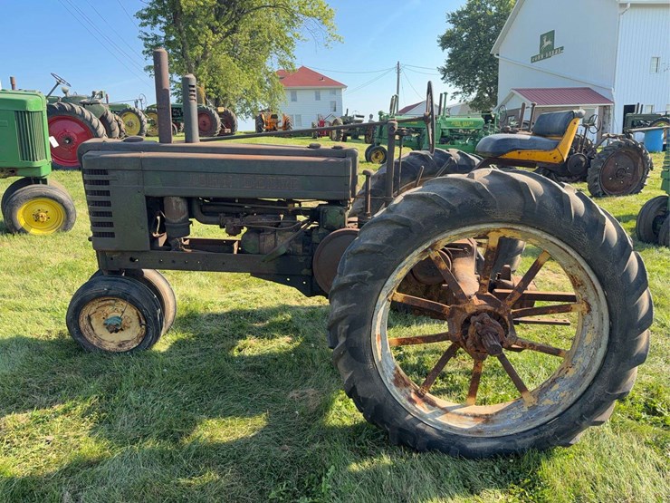 john-deere-b-image-2