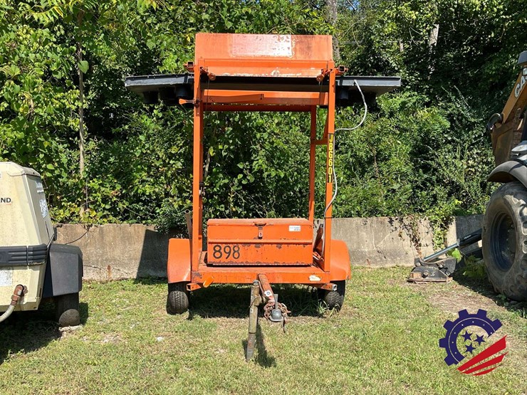 psc-arrowmaster-vi-1500-solar-powered-/-towable-arrow-board-image-9