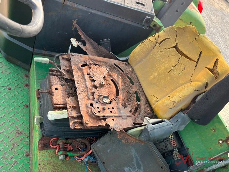 john-deere-6615-image-11