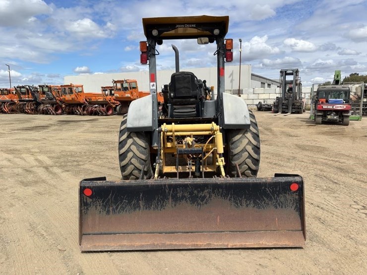 2013-deere-210k-ep-image-8