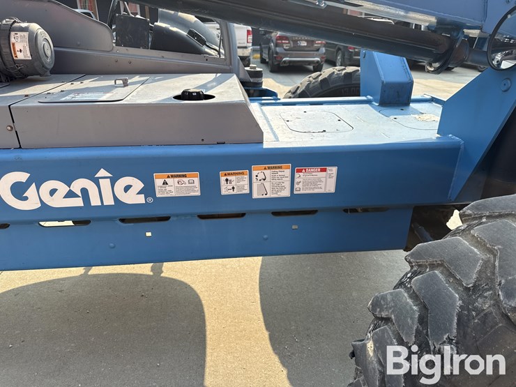 2012-genie-gth844-image-18