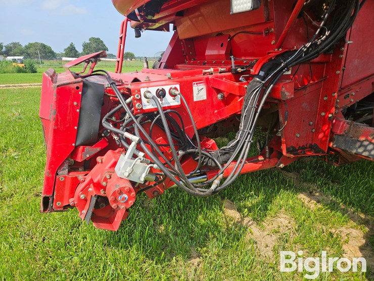 2006-case-ih-2388-image-11