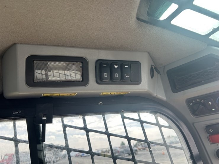 2023-caterpillar-299d3-xe-image-24