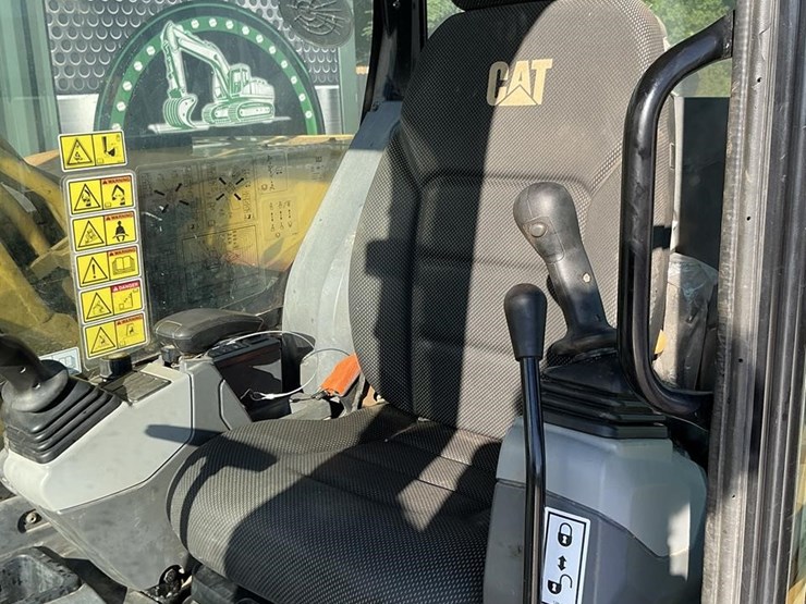 2021-caterpillar-310-image-13