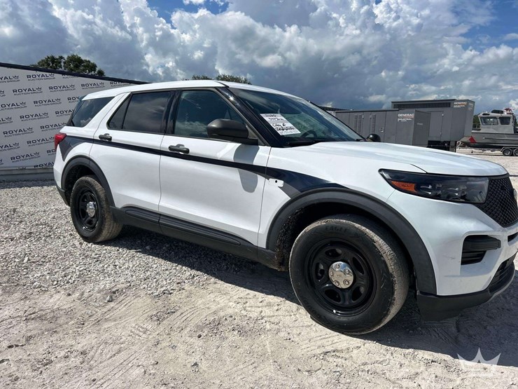 2020-ford-explorer-image-2