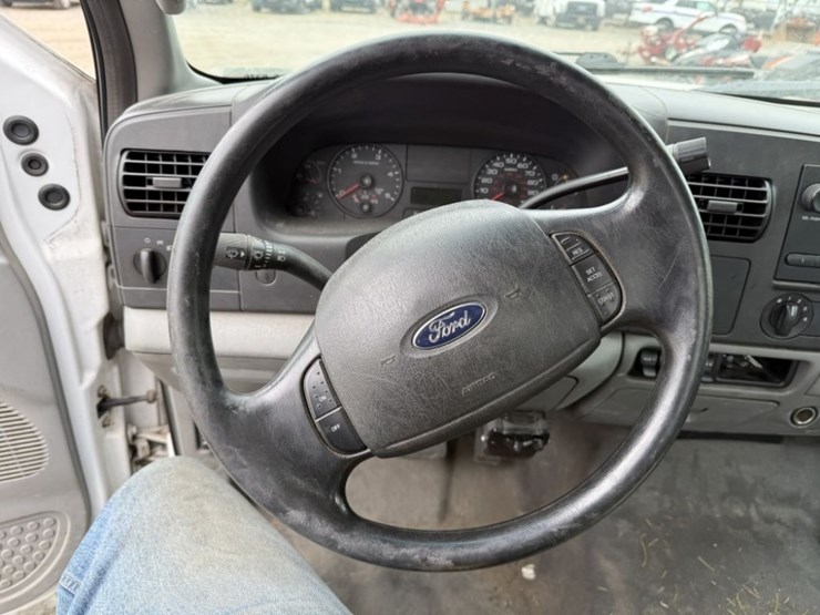 2006-ford-f350-xl-image-24