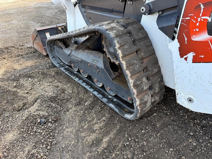 2020-bobcat-t76-image-16