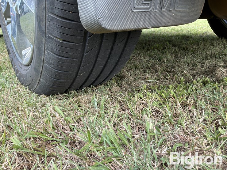 2011-gmc-terrain-image-16