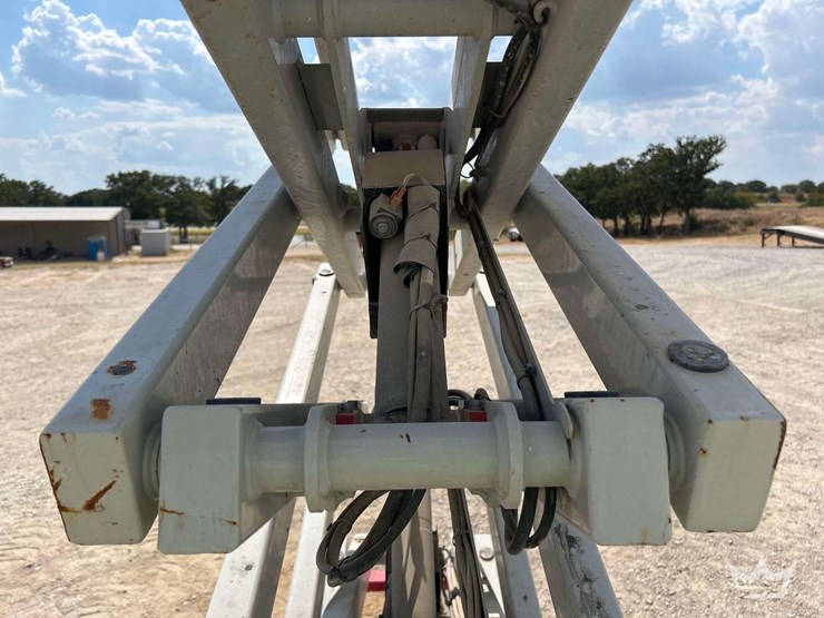 mec-scissor-lift-image-10