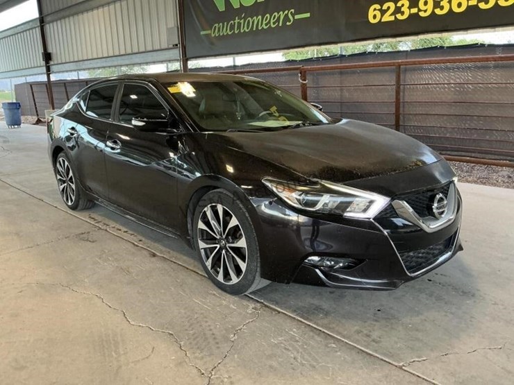 2016-nissan-maxima-sdn-image-2