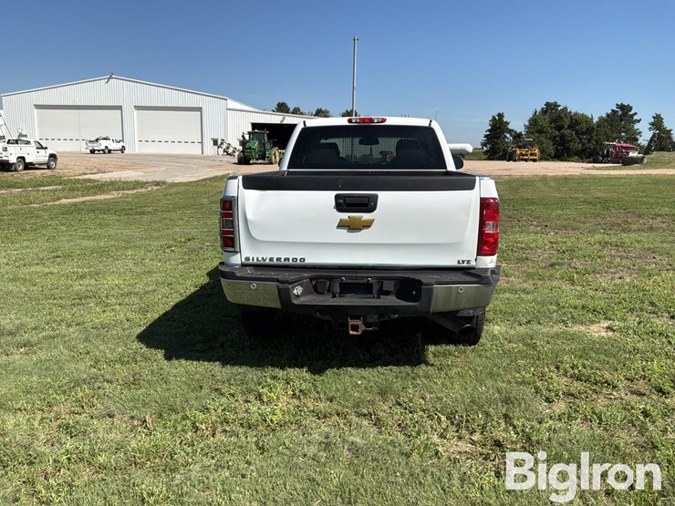 2013-chevrolet-silverado-2500-image-6