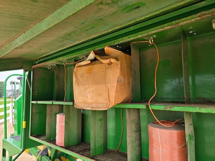 john-deere-100-image-16