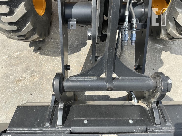 2024-jcb-407-image-10