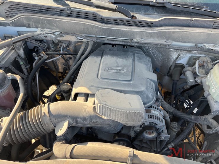 2018-chevrolet-2500-image-12