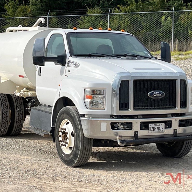 2017 FORD F650