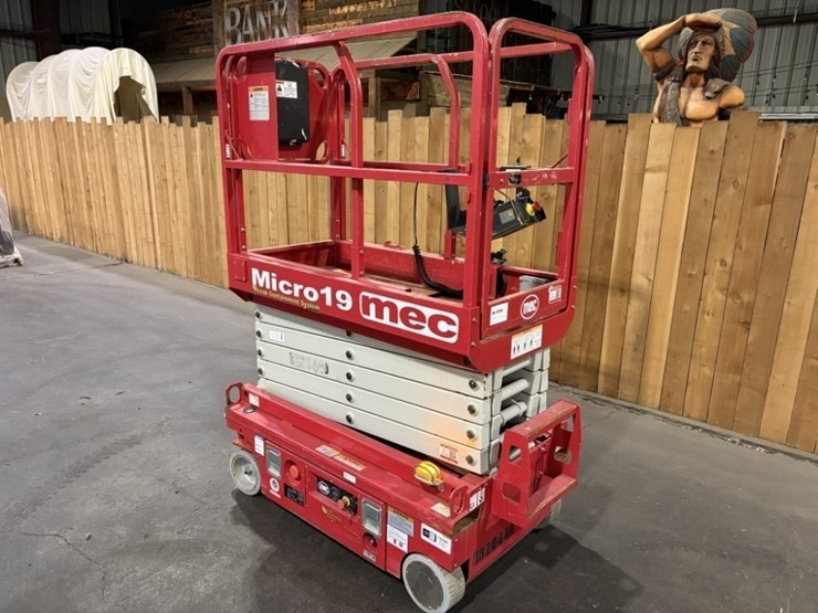 2020-mec-micro-19-scissor-lift-image-6