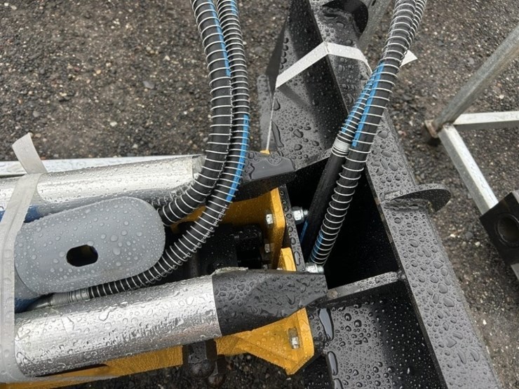 2026-starvox-sv-br680-hydraulic-breaker-image-2