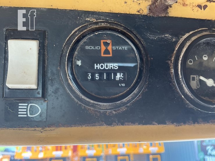 1992-new-holland-l553-image-14