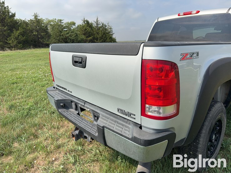 2012-gmc-2500-image-18