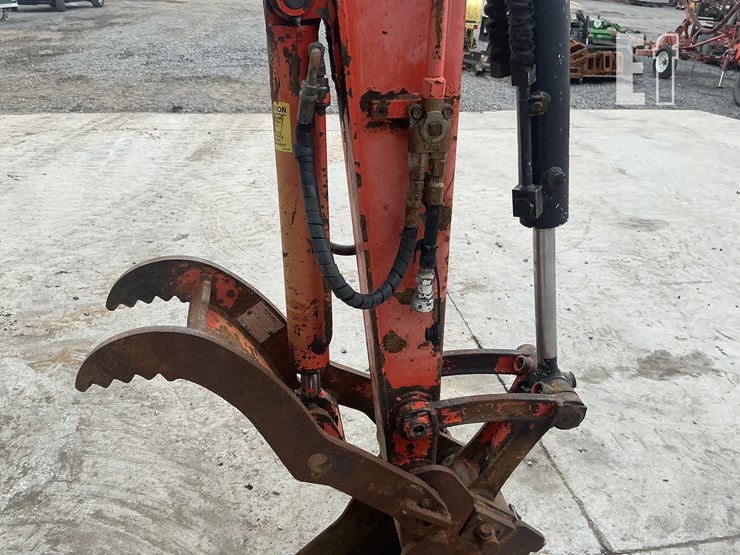 2014-kubota-kx040-4-image-12
