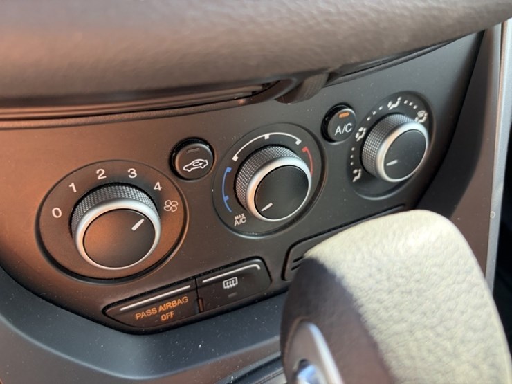 2015-ford-escape-se-image-29