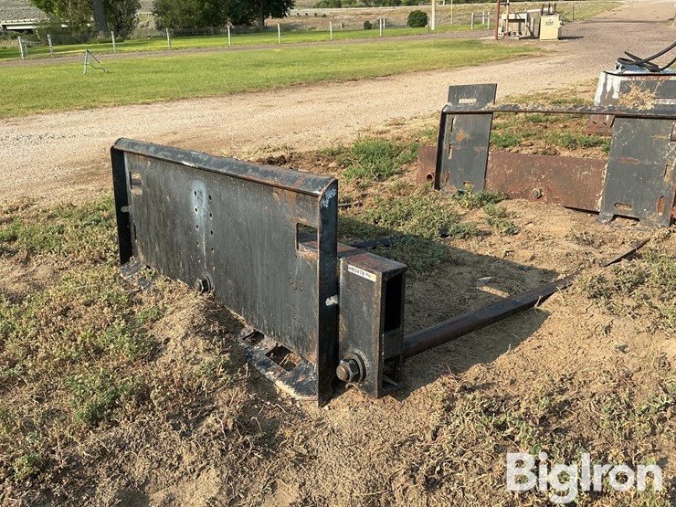 skid-steer-bale-spear-attachment-image-5
