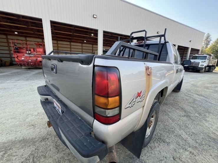 2006-gmc-sierra-2500-image-5