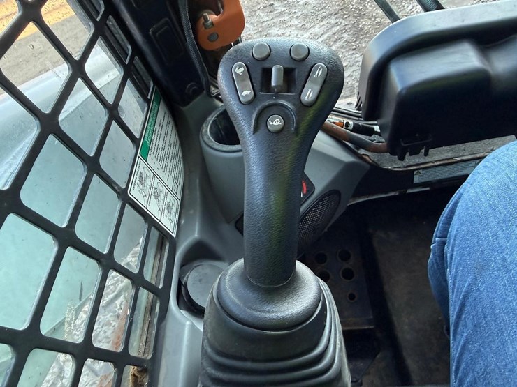 2023-bobcat-s770-image-23