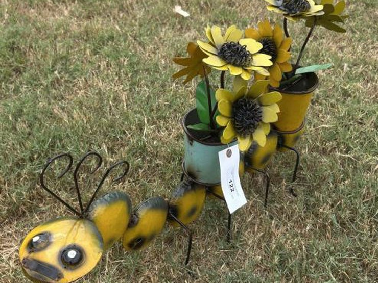#122-•-metal-art---caterpillar-w/flower-arrangement-image-1