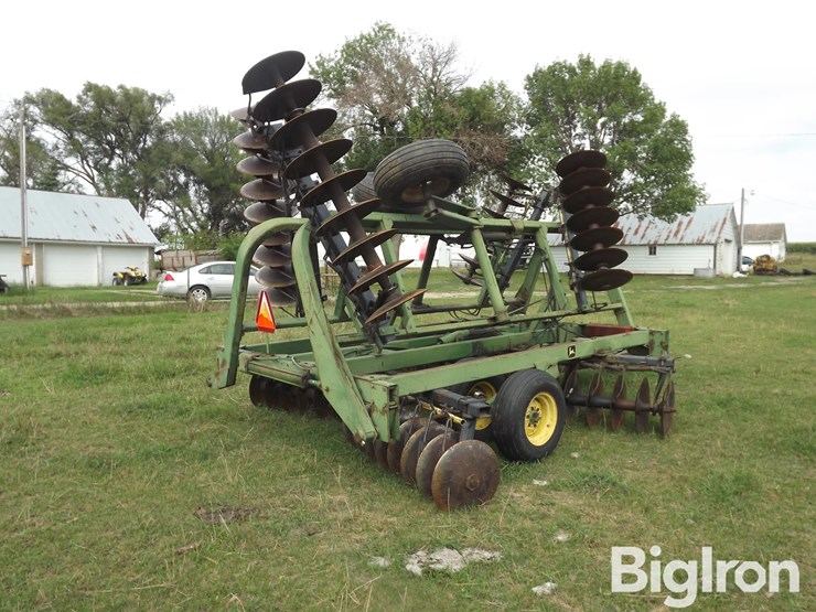 john-deere-230-image-5