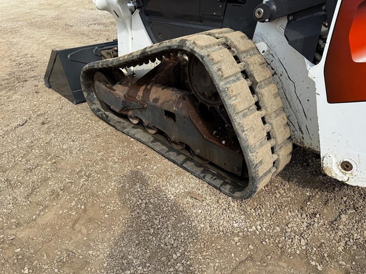 2022-bobcat-t76-image-16