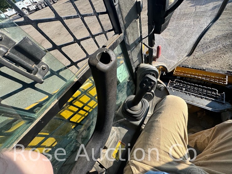 2017-caterpillar-289d-image-25