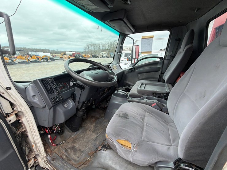 2008-gmc-w5500-image-14