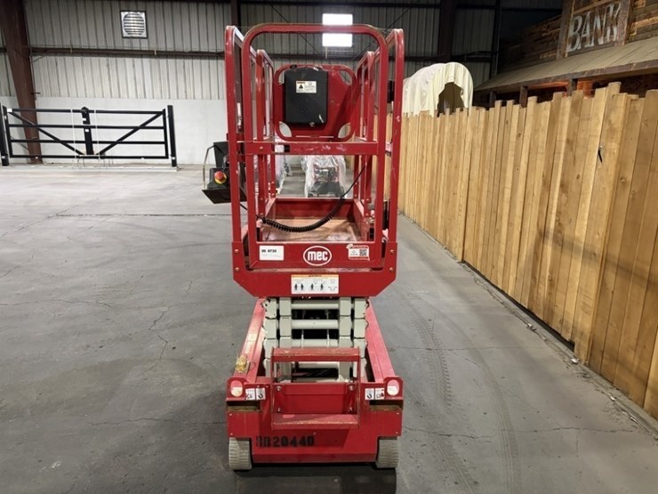 2020-mec-micro-19-scissor-lift-image-5