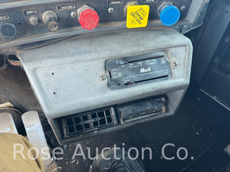 1988-mack-superliner-tri-axle-dump-truck-v8-500-mack-engine-(ashland,-va)-image-25