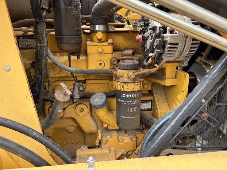 2013-deere-210k-ep-image-49
